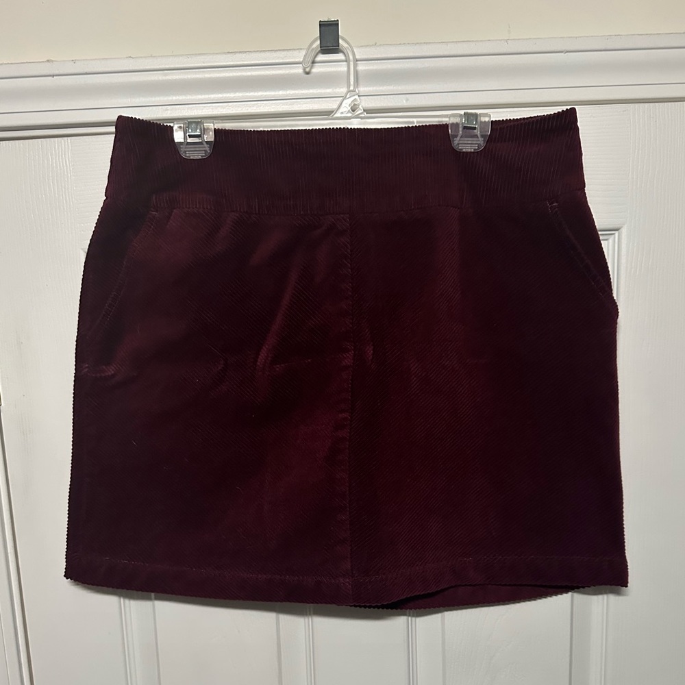 Cato size 14 short burgundy skirt